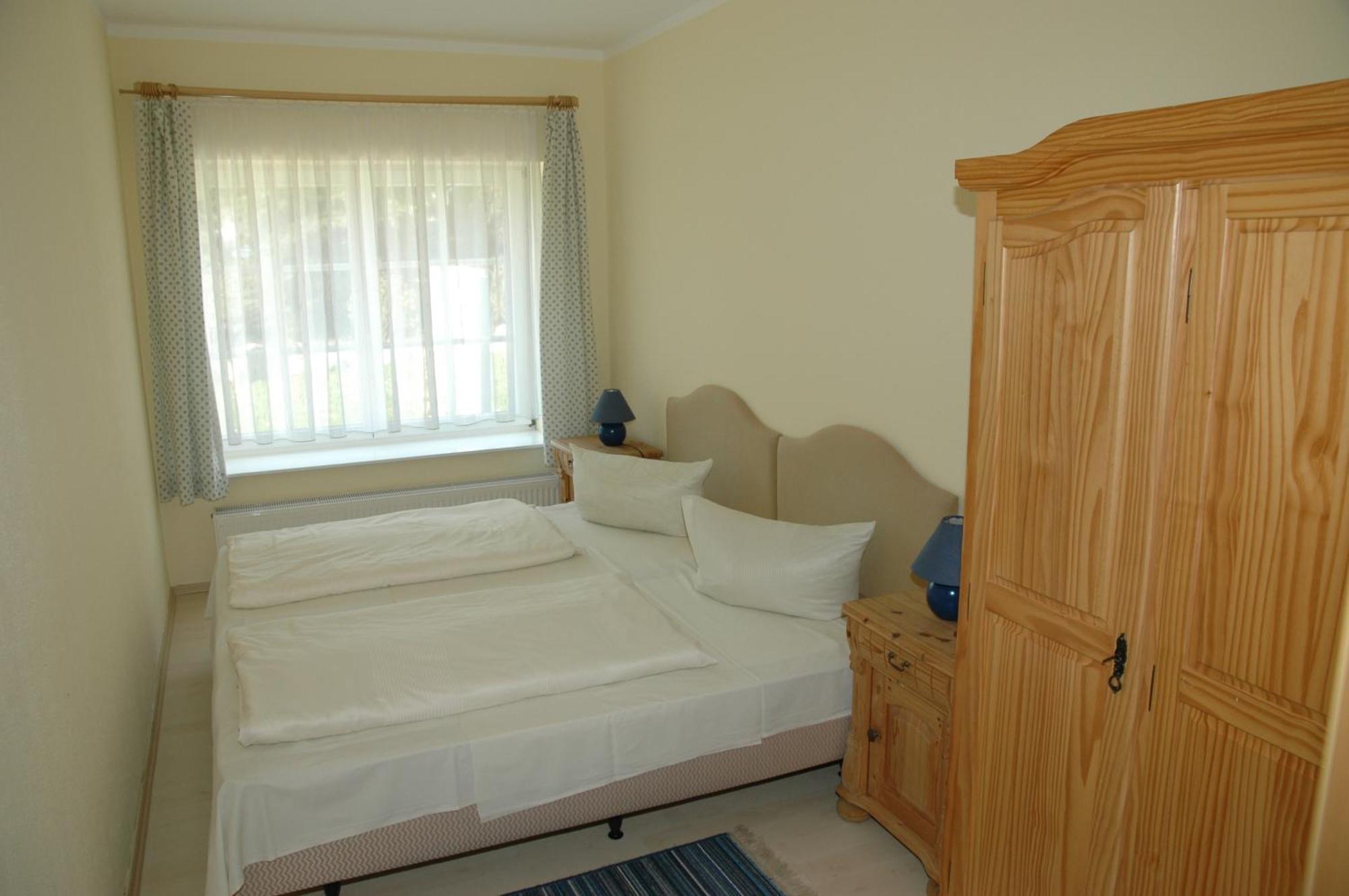 Landhotel Ostseetraum & Fewo Росток Экстерьер фото
